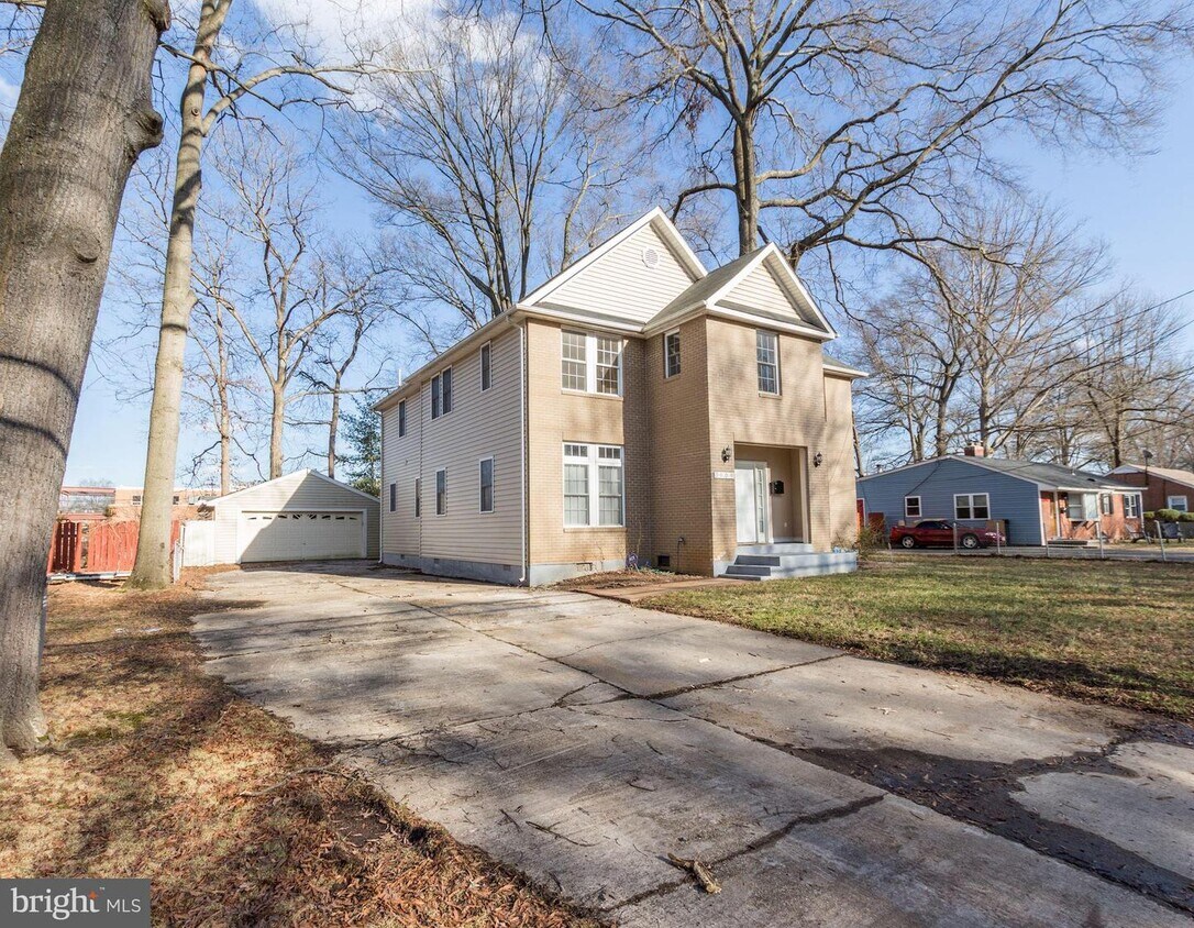 Primary Photo - 7909 Ashton St