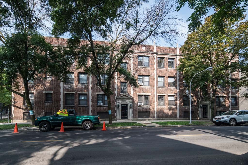 Foto principal - 3005 N Racine Ave