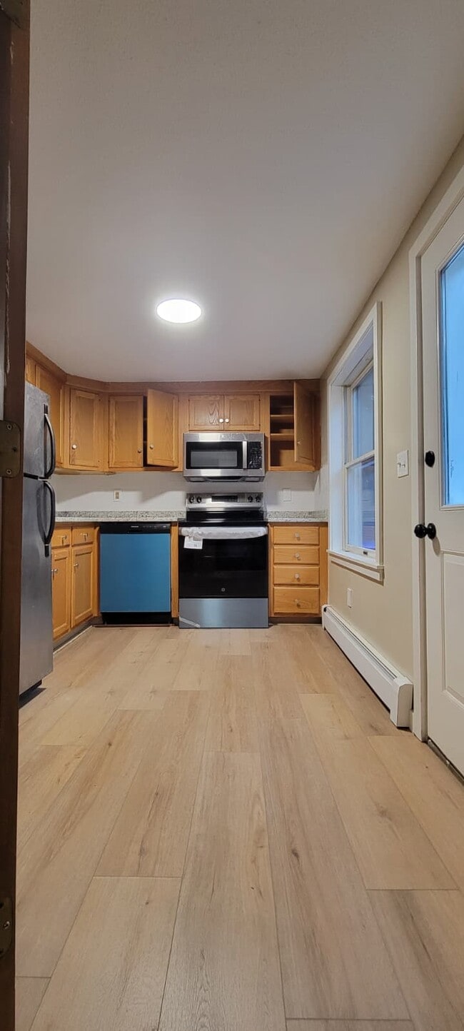 Photo - 5 Seminary Rd (Simsbury, CT) Apartment