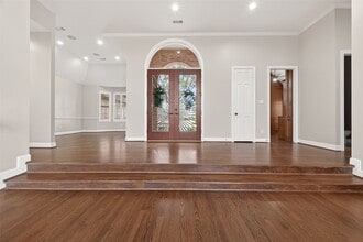 Building Photo - 4910 Waterbeck St