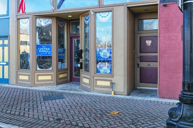 Building Photo - 505 6th St