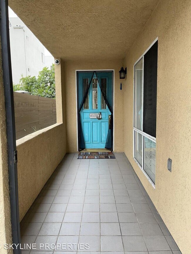 Building Photo - 3 br, 2.5 bath House - 3121 E 10TH STREET #A
