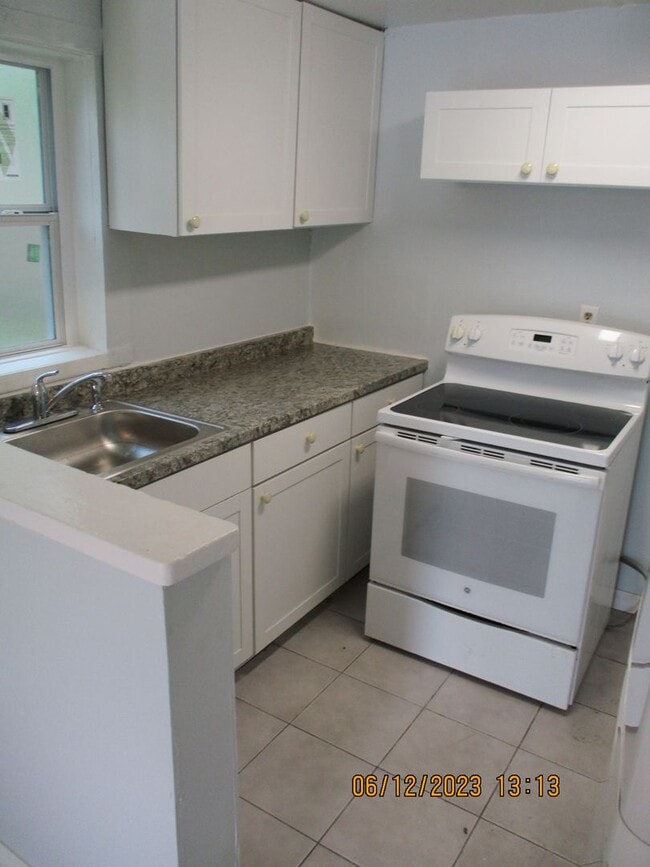 Building Photo - Cozy 2 bedroom, 1 bathroom one Deland