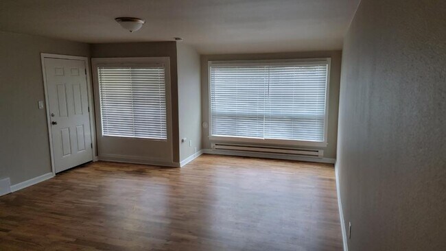 Building Photo - 6708 Steilacoom Blvd SW