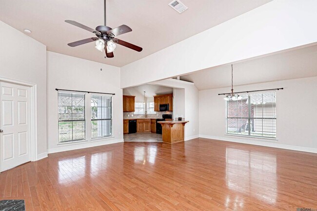 Foto del edificio - 37024 Rivergate Ave