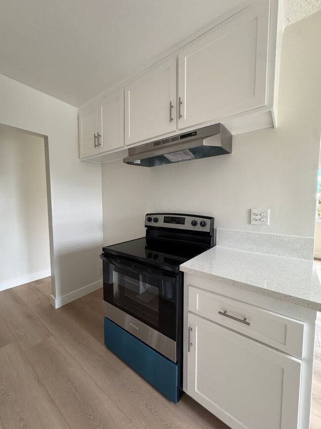 Interior Photo - 351 Plymouth St