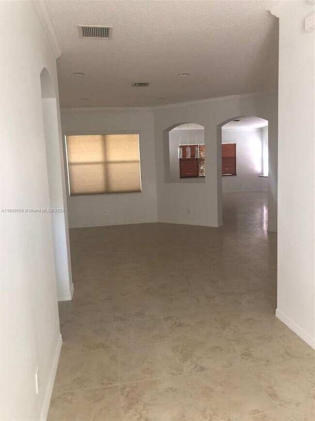 Foto del edificio - 4274 E Seneca Avenue, Weston, FL 33332