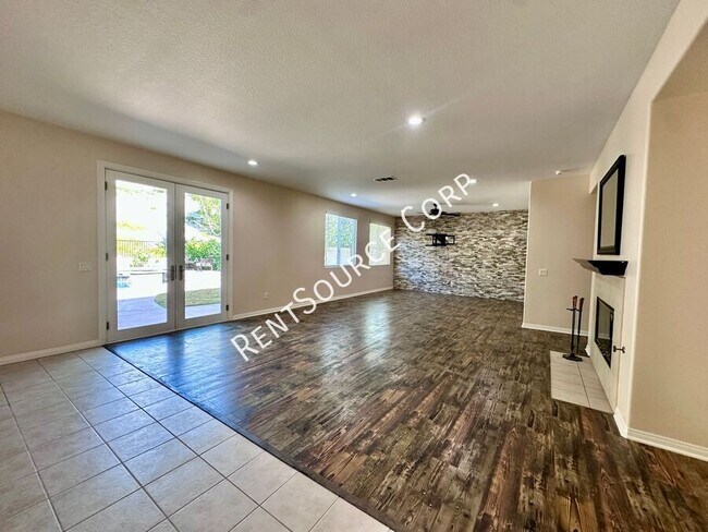 Foto del edificio - 16339 Mountain Ln