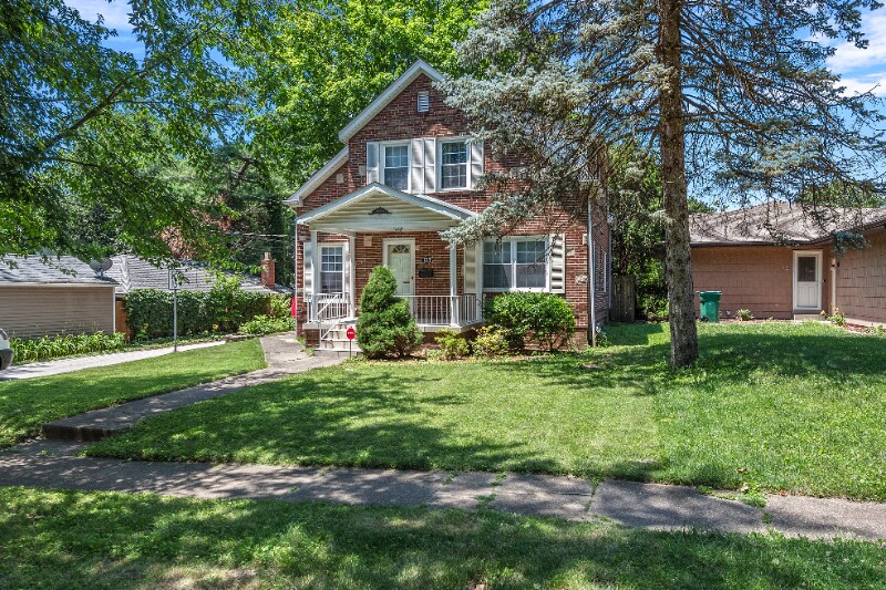 Primary Photo - 123 N Douglas Ave