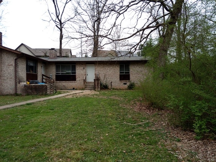 Primary Photo - Stylish Hixson Duplex