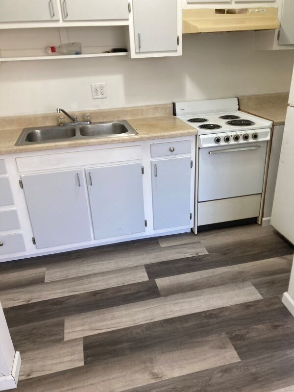 Foto del edificio - 460 Wells Dr