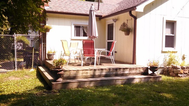 Building Photo - 3 br, 1 bath House - 28561 Fairfax St