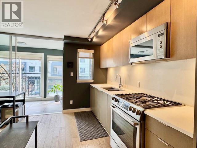 Building Photo - 5555 Dunbar St