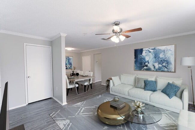 Interior Photo - Woodmere Reserve