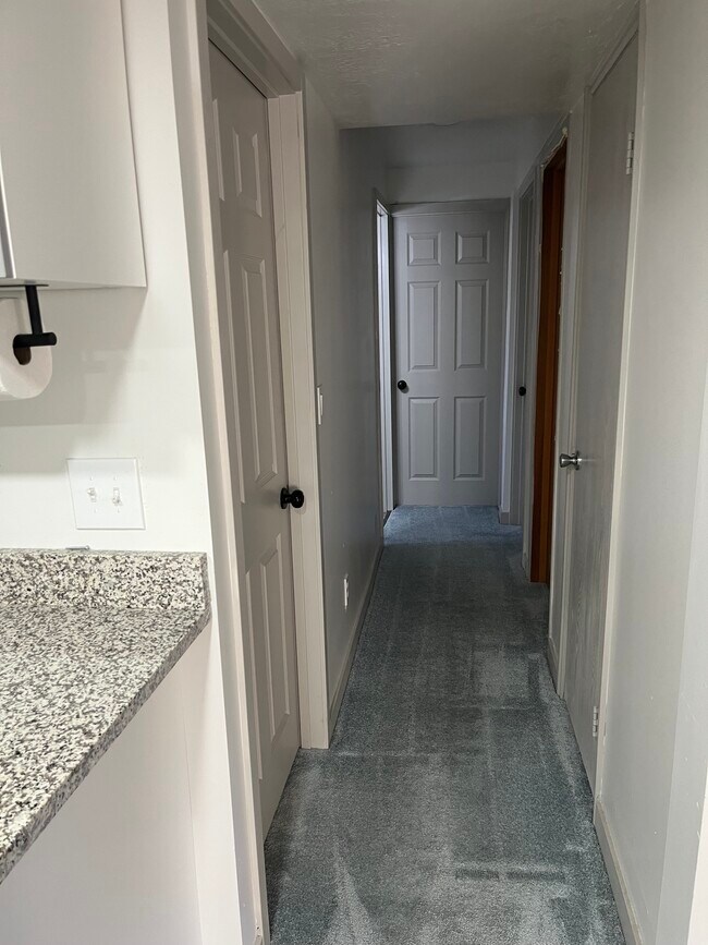 Foto del edificio - 1202 N 250 E