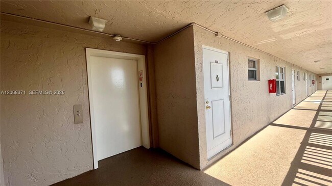 Foto del edificio - 1200 NW 87th Ave