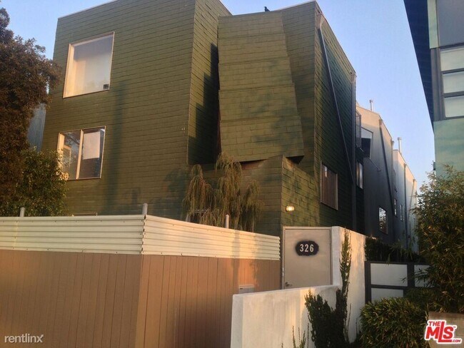 Building Photo - 1 br, 1 bath Condo - 326 Indiana Ave Apt C