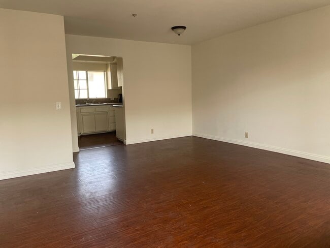 Living / dining - 207 N Stoneman Ave