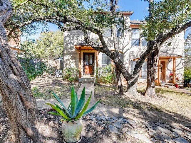 Foto del edificio - 23 Concord Cir