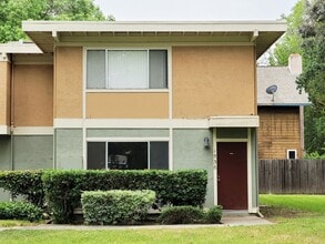 Building Photo - 1536 Drake Dr