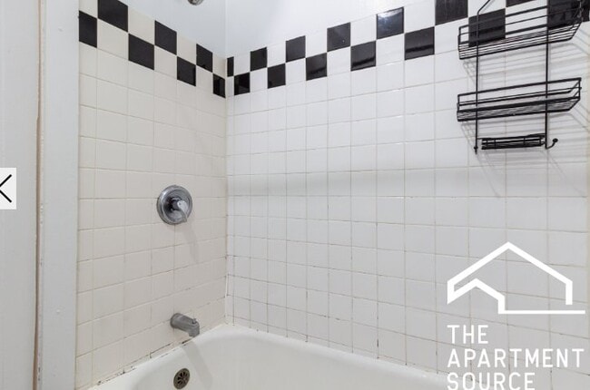 Photo - 2827 N Burling St Apartment