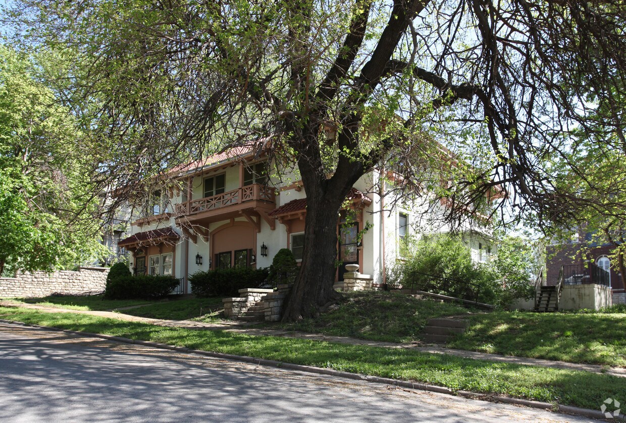 Building Photo - 203-209 N Indiana Ave
