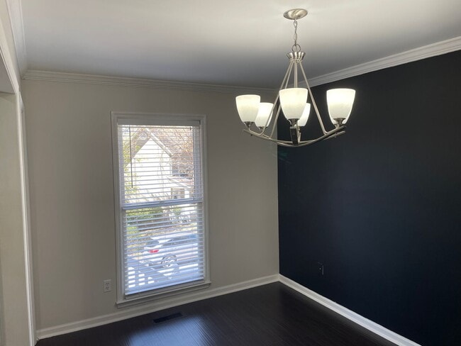 Building Photo - Townhome 3x2.5 For Rent