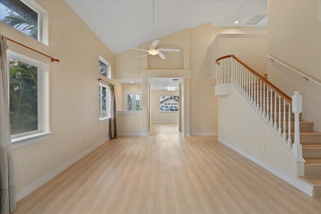 Building Photo - 18 Puuaina Pl