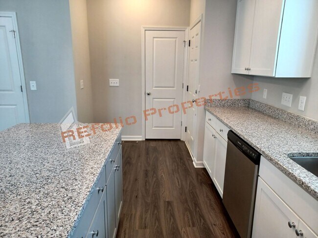 Building Photo - Beautiful Energy Efficient 3-BR Home w/Sol...
