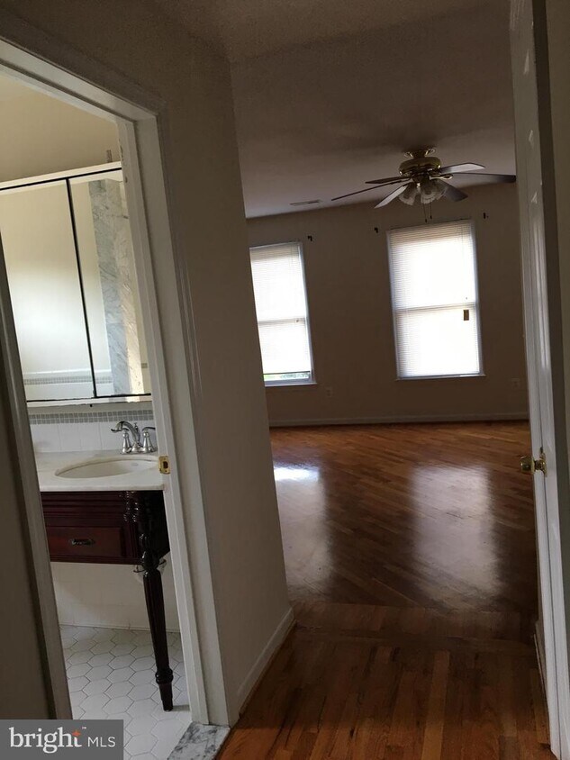 3724B Munson Rd, Falls Church, VA 22041 House Rental in Falls Church