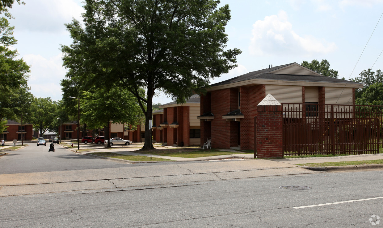 Primary Photo - Cornwallis Road Apartments