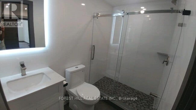 Building Photo - 1213 Dundas St W