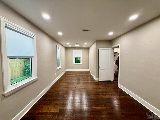 Foto del edificio - 2050 N 13th Ave