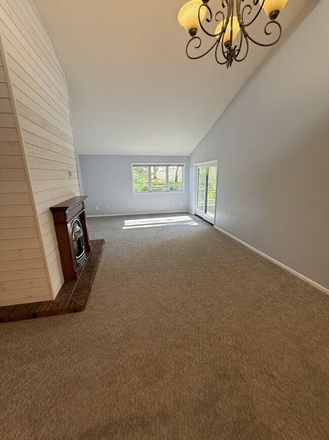 Foto del edificio - 3 bedroom in Billings MT 59102