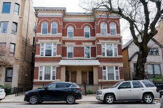 Building Photo - 2025 N Racine Ave