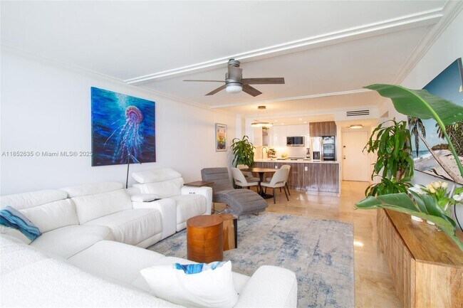 Building Photo - 3725 S Ocean Dr