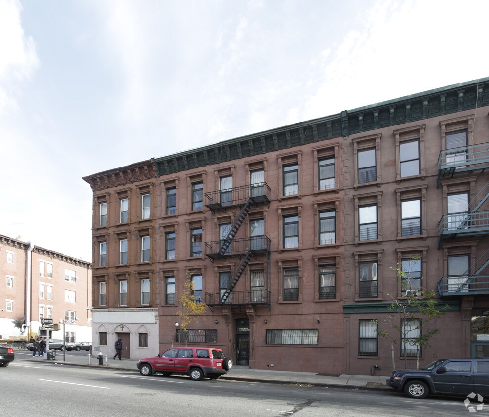 Foto principal - 1073 BEDFORD AVE