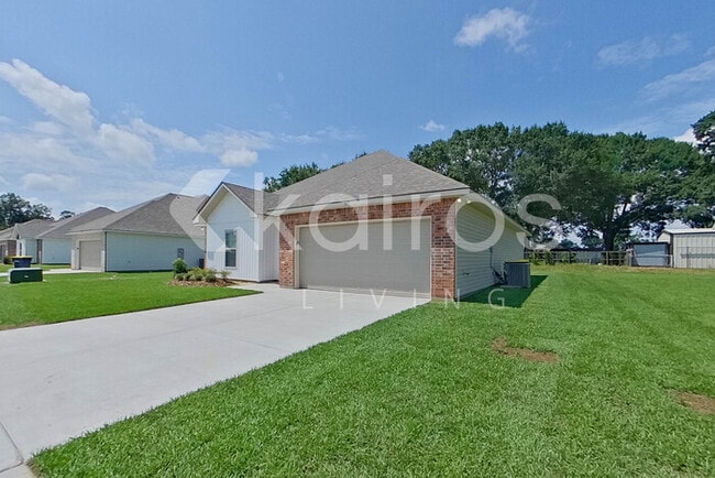 Building Photo - 107 Rainfall Ln