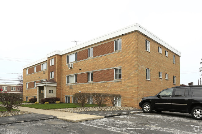 Building Photo - Center Terrace Apartments