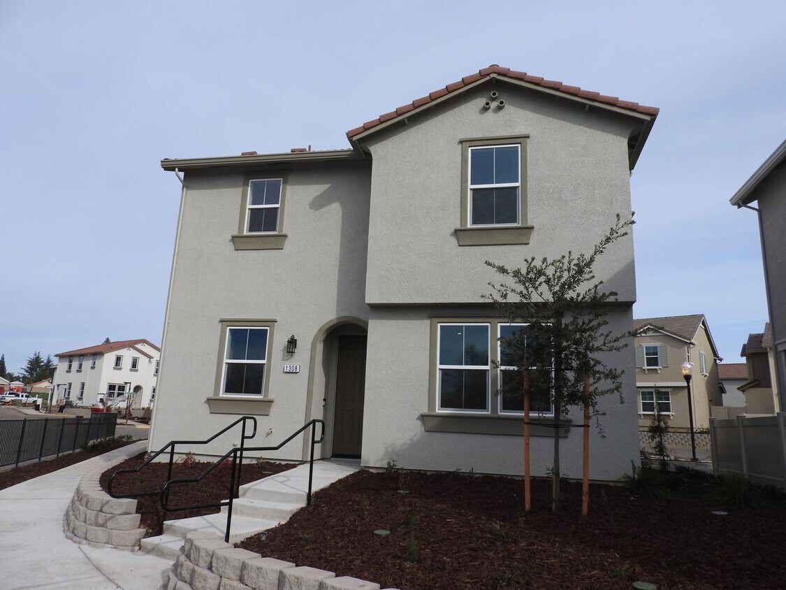 1308 Ironside Pl, Roseville, CA 95747 House Rental in Roseville, CA