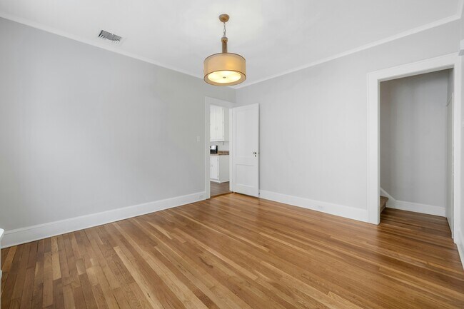 Foto del edificio - 5 Gates Ave