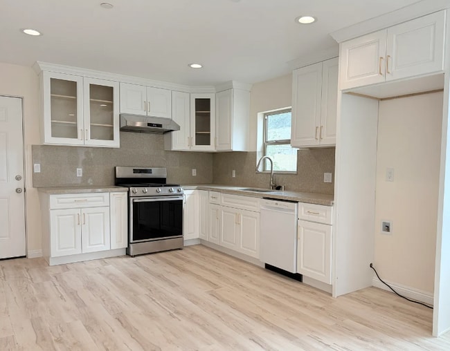 Building Photo - 15711 Fairgrove Ave