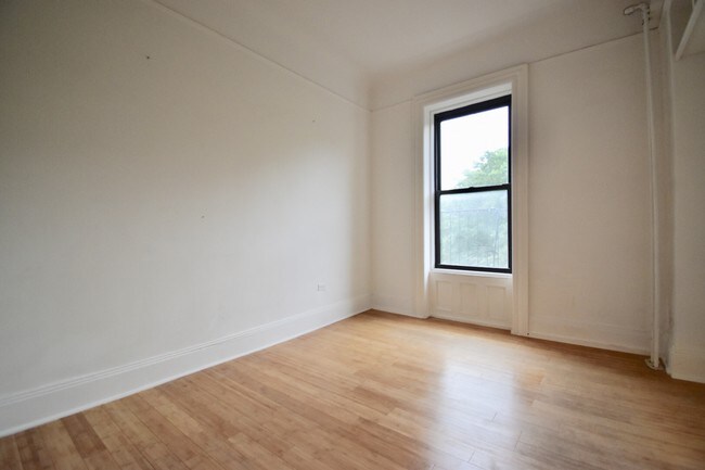 Building Photo - 471 Central Park West