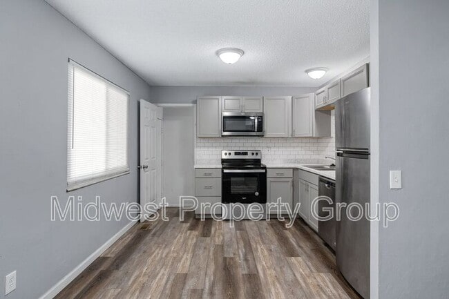 Building Photo - 2495 Lindsay Ln