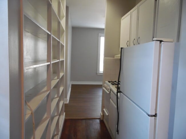 Foto del edificio - 547 N Broadway