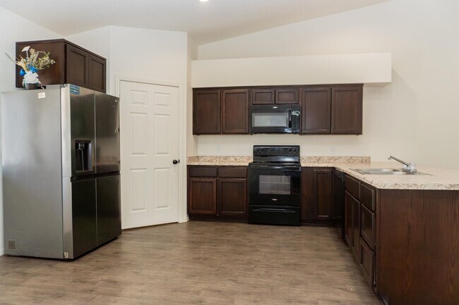Foto del edificio - 7352 E 38th St