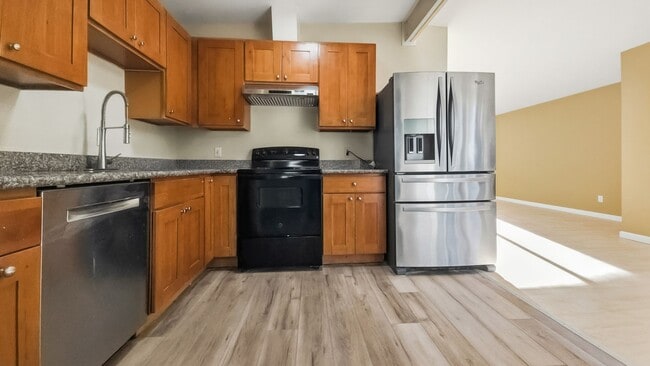 Building Photo - Bright Rambler in Quiet, Convenient Neighborhood