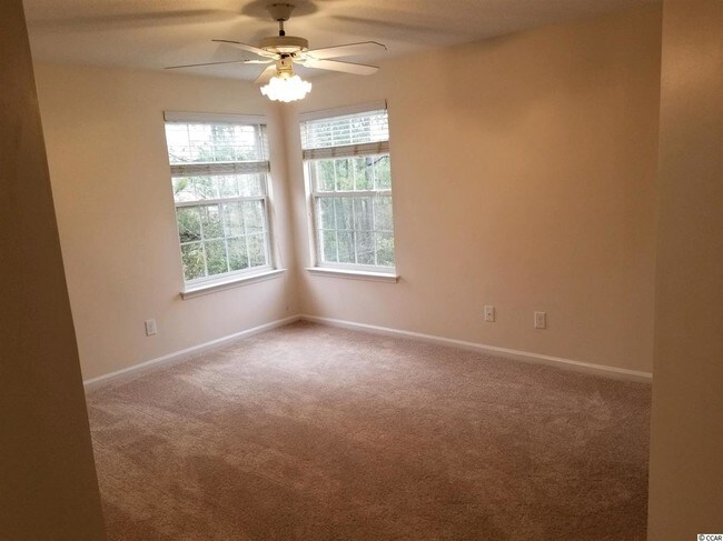 Foto del edificio - 8549E Hopkins Cir
