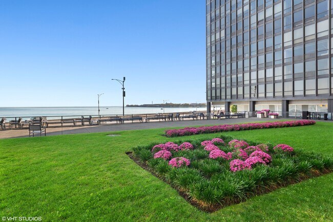 Foto del edificio - 910 N Lake Shore Dr