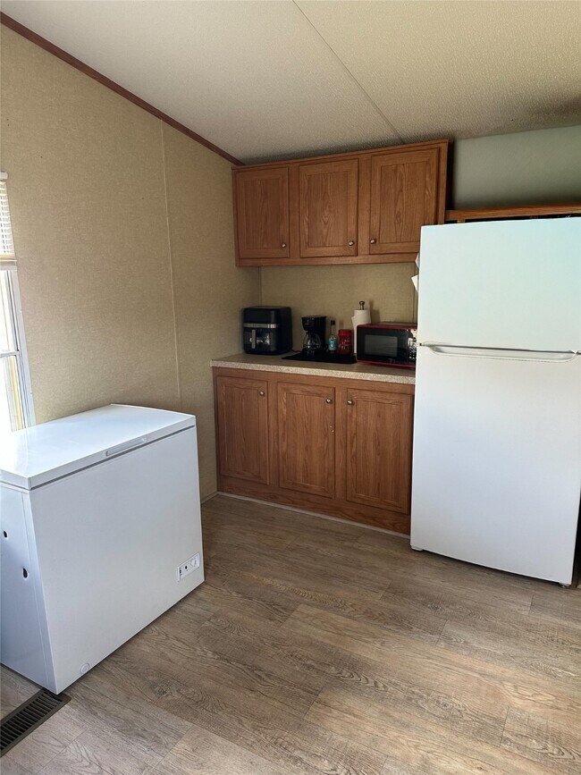 Foto del edificio - 999 FM 1774